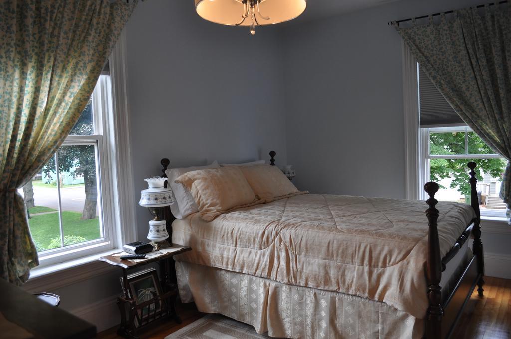 Summerside Inn Bed And Breakfast חדר תמונה